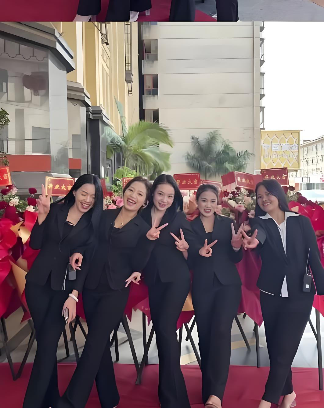 华纳公司客服团队合影